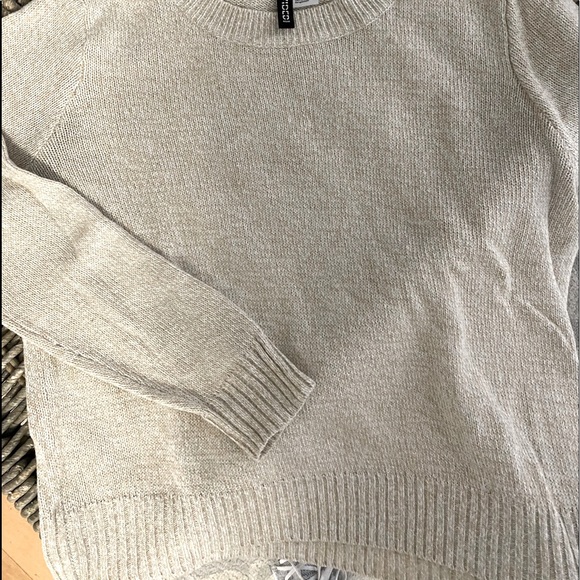 Soft Oatmeal Sweater - Picture 4 of 5